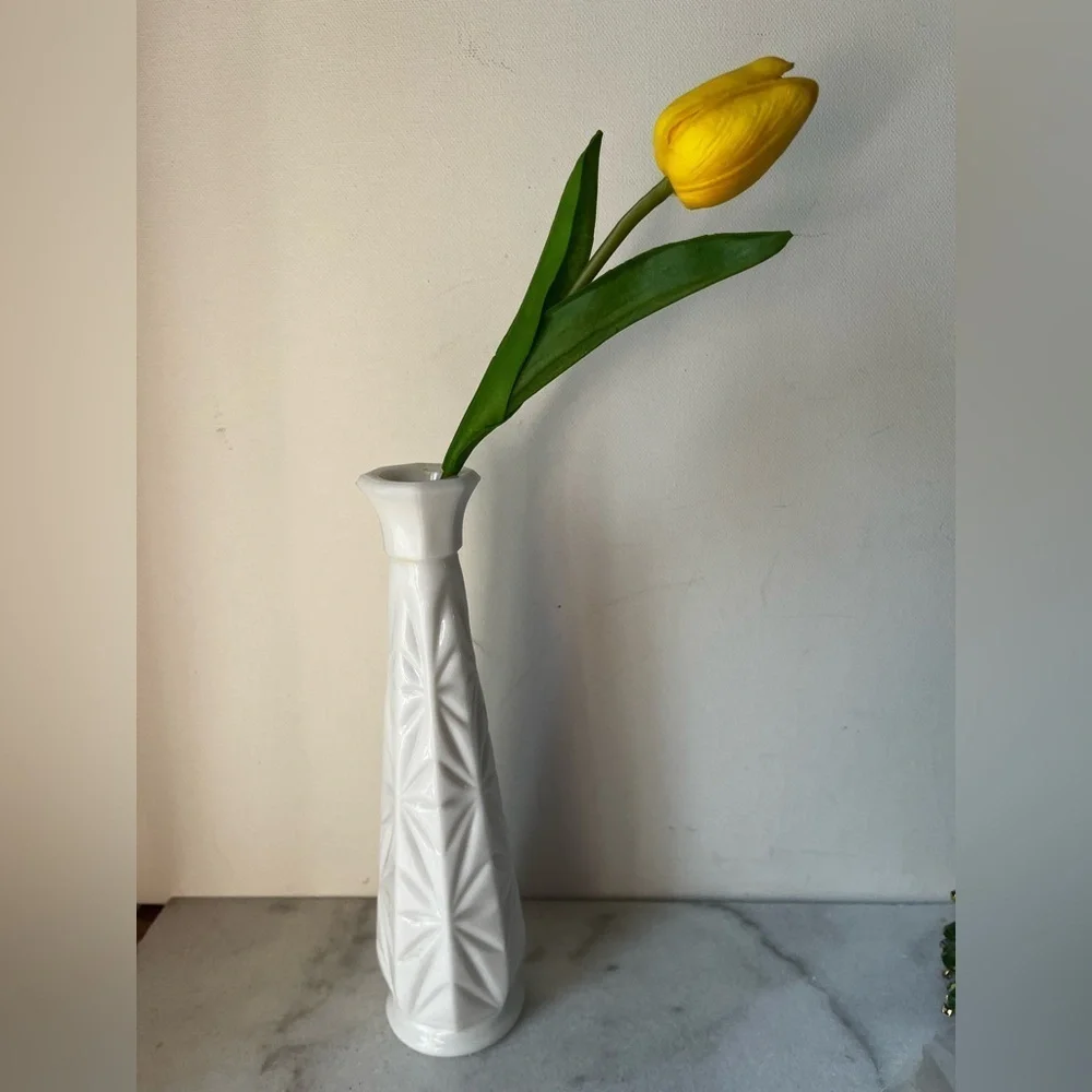Vintage milk glass Vintage Milk Glass Snowflake Bud Vase 8.7”.